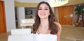 sex ghế tình yêu Brooke Monk hiếp dâm em người mẫu body khủng