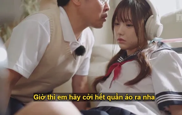 ảnh nóng Gã cạnh nhà giả làm thầy giáo thôi miên em học sinh nữ để giở trò đồi bại